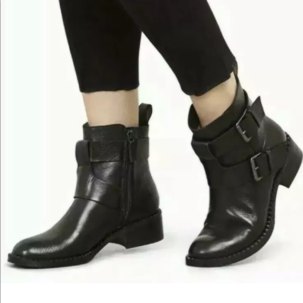 Gentle Souls NEW Black Leather Short Boots 6